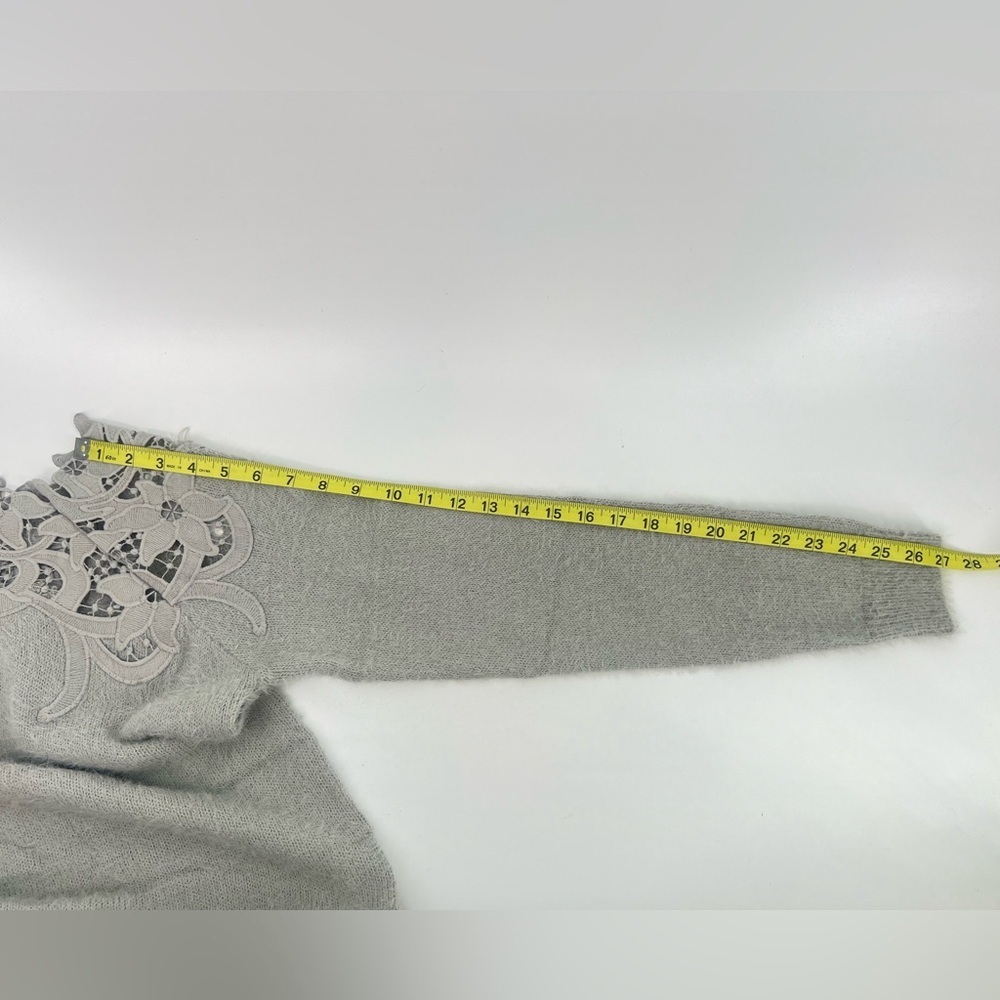 NWT En Crème Sincerely Yours Gray Knit Sweater Lacy Cutout Appliqué Back S/M - Picture 12 of 13